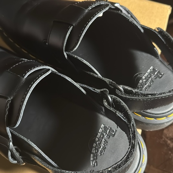 Dr.Martens Jorge II 
Unisex - size 8 men’s/ size 9 women - Picture 10 of 14